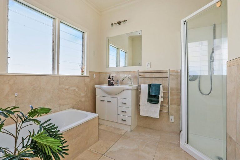 Photo of property in 99 Havelock Road, Havelock North, 4130