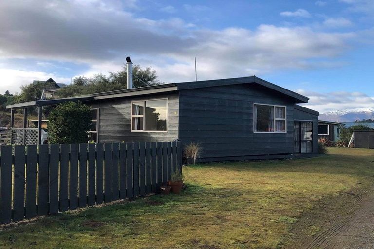 Photo of property in 19 Waiau Street, Manapouri, 9679