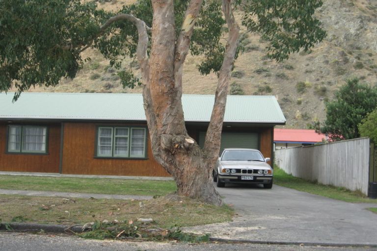 Photo of property in 12 Tilley Road, Paekakariki, 5034