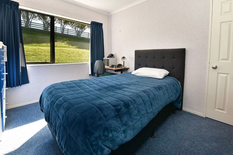 Photo of property in 128 Spur Road, Stillwater, Silverdale, 0993