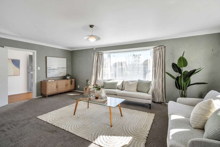 Photo of property in 12 Delaware Crescent, Russley, Christchurch, 8042