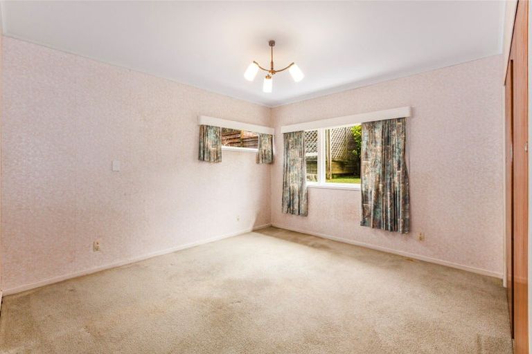 Photo of property in 1 Bede Grove, Tawa, Wellington, 5028