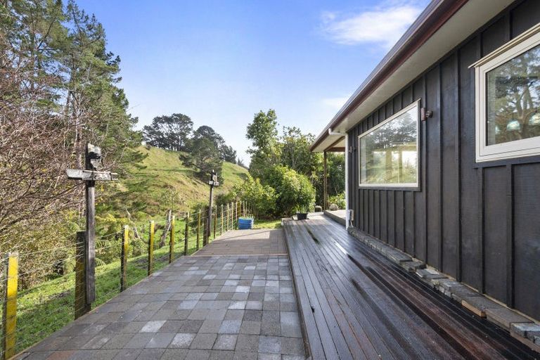 Photo of property in 268 Turitea Road, Turitea, Palmerston North, 4472