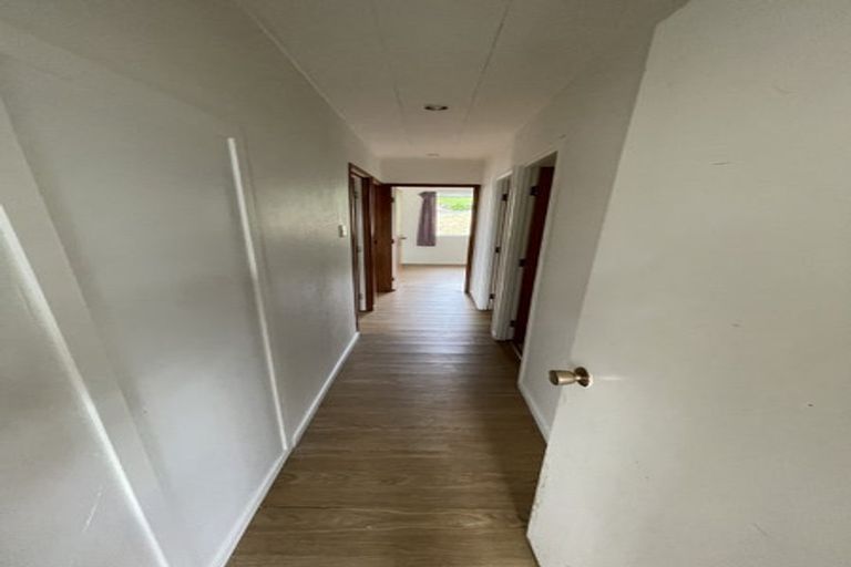 Photo of property in 1 Hewlett Road, Massey, Auckland, 0614