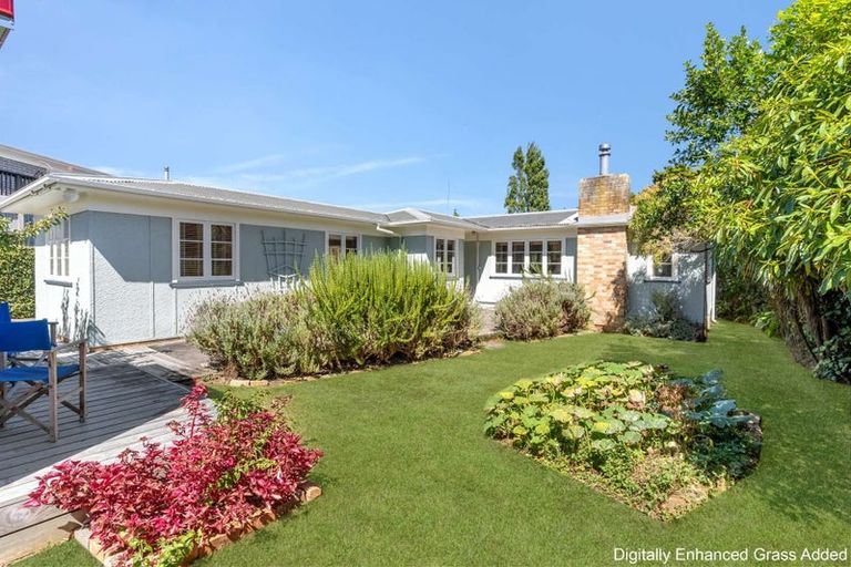 Photo of property in 45 Victoria Avenue, Waiuku, 2123