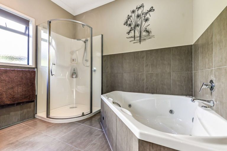 Photo of property in 1 Saxbys Road, Glenview, Hamilton, 3206