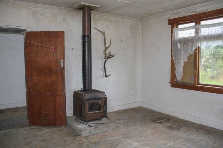 Photo of property in 17 Settlement Road, Papatotara, Tuatapere, 9691