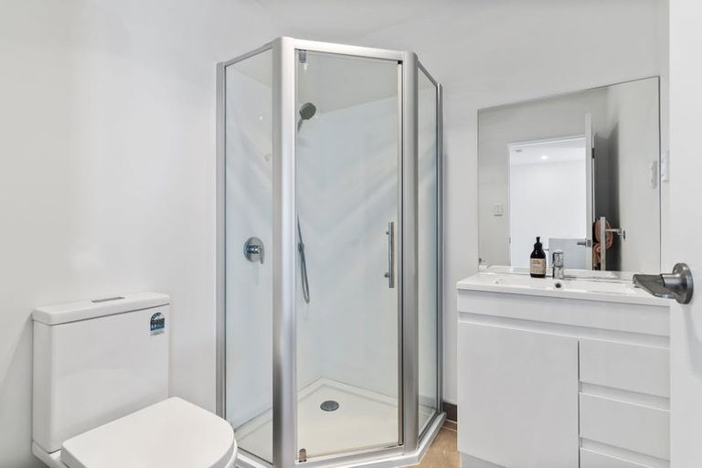 Photo of property in 6/7 South Pacific Place, Henderson, Auckland, 0612