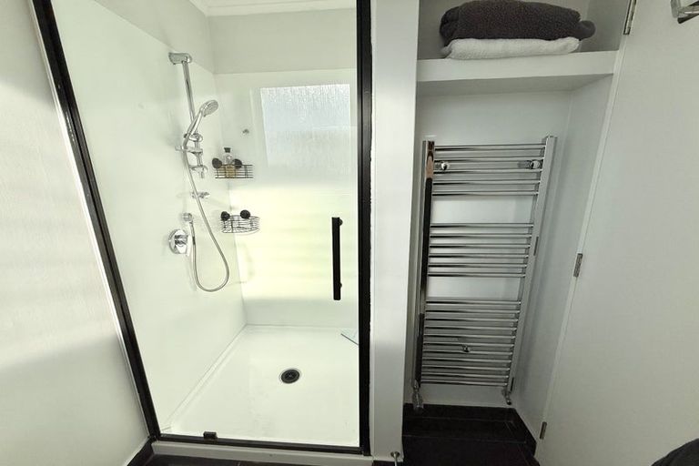 Photo of property in 43 Cleat Street, Whitby, Porirua, 5024