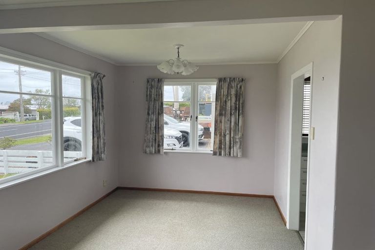 Photo of property in 1325 Whangaparaoa Road, Army Bay, Whangaparaoa, 0930
