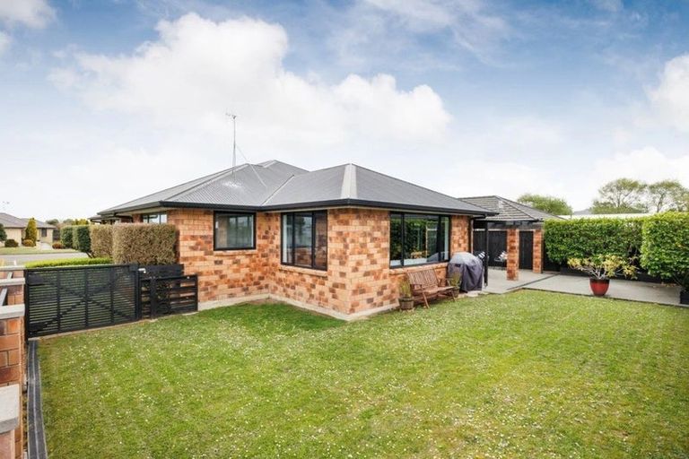 Photo of property in 22 Pegasus Place, Kelvin Grove, Palmerston North, 4414