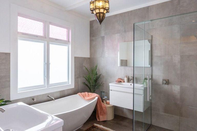 Photo of property in 45 Wellesley Road, Napier South, Napier, 4110