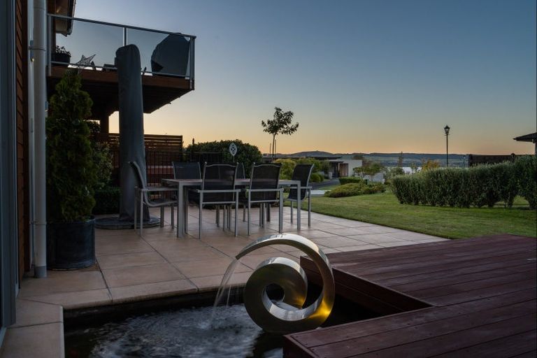 Photo of property in 24 Pukenamu Road, Rainbow Point, Taupo, 3330