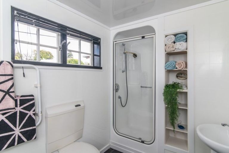 Photo of property in 21 Makora Road, Otaihanga, Paraparaumu, 5036