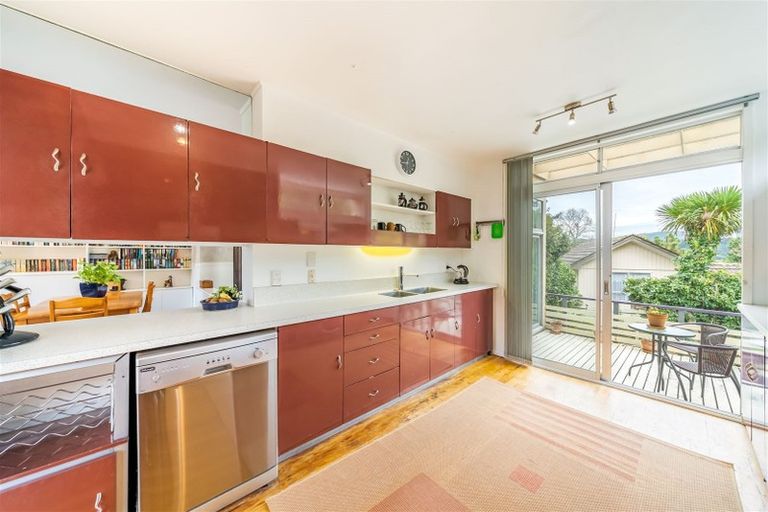 Photo of property in 81 Kamahi Street, Stokes Valley, Lower Hutt, 5019