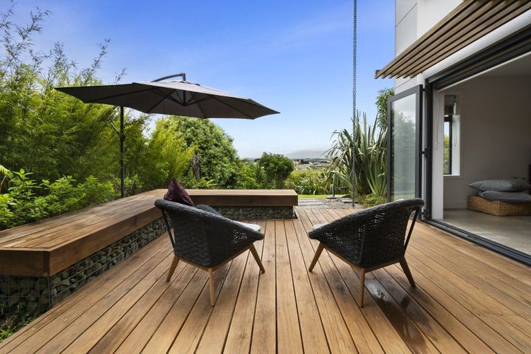 Photo of property in 67 Ruapehu Drive, Fitzherbert, Palmerston North, 4410