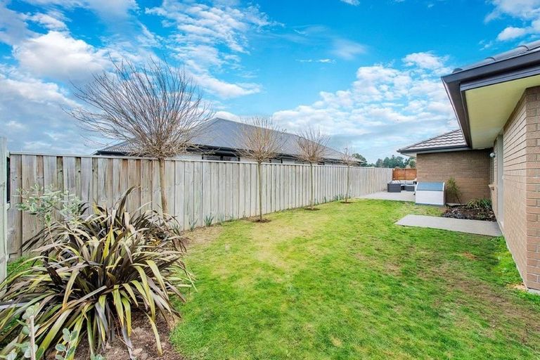 Photo of property in 26 Shillingford Boulevard, Rolleston, 7615