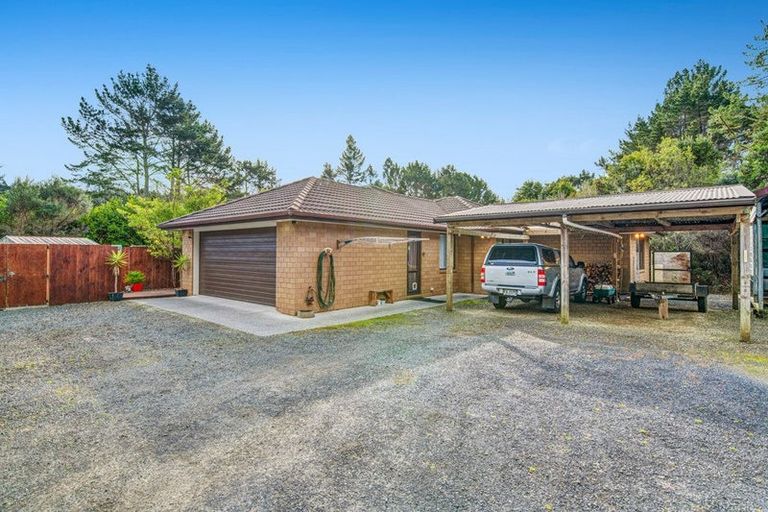 Photo of property in 42 Manuka Grove, Helensville, 0875