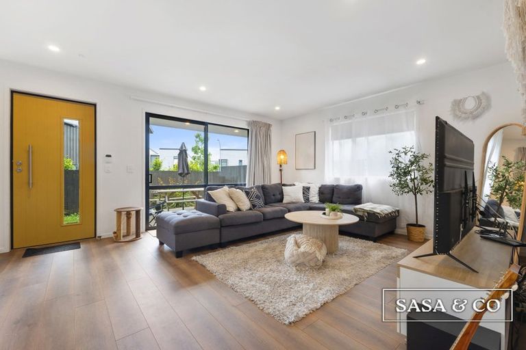 Photo of property in 17c Cessna Crescent, Mangere, Auckland, 2022