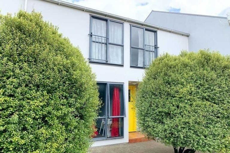 Photo of property in 10/74 Hansons Lane, Upper Riccarton, Christchurch, 8041