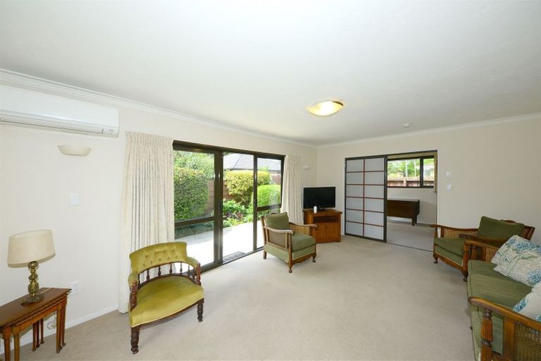 Photo of property in 2/58 Ambleside Drive, Burnside, Christchurch, 8053
