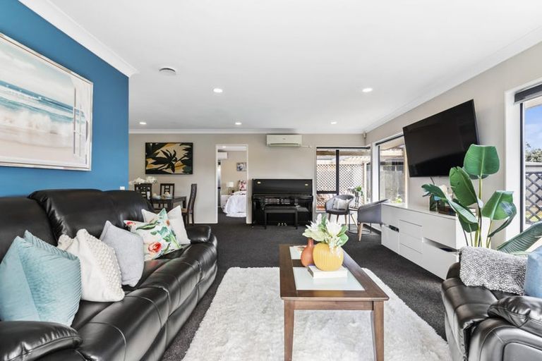 Photo of property in 2/83 Meadowland Drive, Somerville, Auckland, 2014
