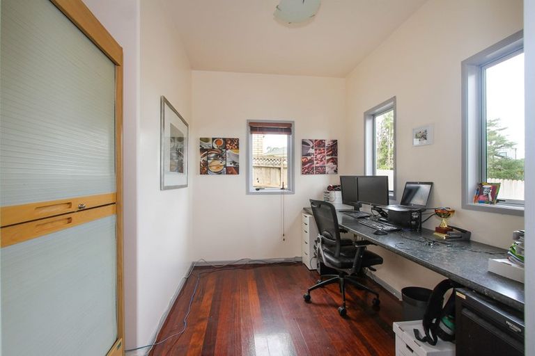 Photo of property in 6 Lamia Place, The Gardens, Auckland, 2105