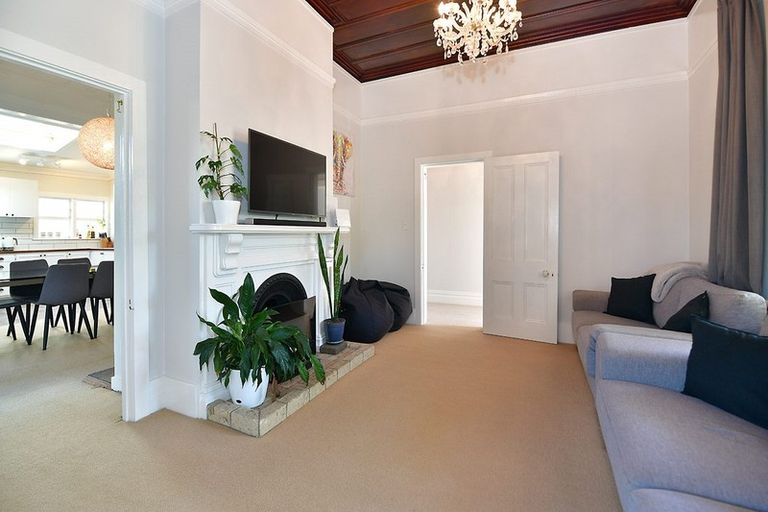 Photo of property in 1 Garfield Road, Helensville, 0800