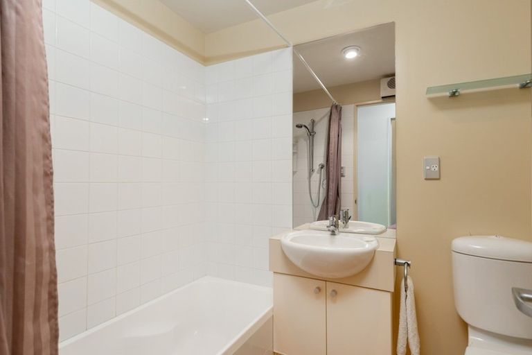 Photo of property in 9/45 Beach Road, Waikawa, Picton, 7220