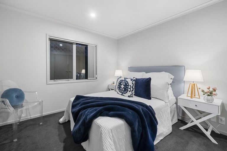 Photo of property in 5 Cresswell Place, Johnsonville, Wellington, 6037