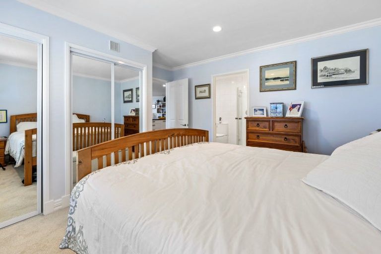 Photo of property in 1c Queen Street, New Plymouth, 4310
