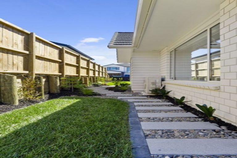 Photo of property in 14 Pommes Way, Silverdale, 0932