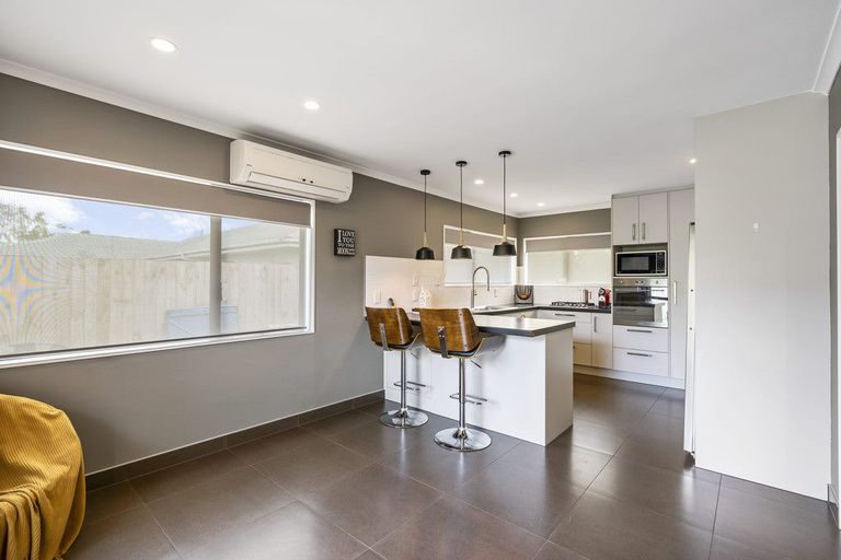 Photo of property in 3 Aztec Place, Conifer Grove, Takanini, 2112