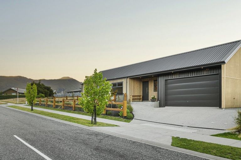 Photo of property in 14 Pounamu Avenue, Albert Town, Wanaka, 9305
