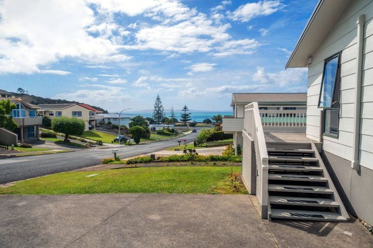 Photo of property in 38 Stratford Drive, Cable Bay, 0420