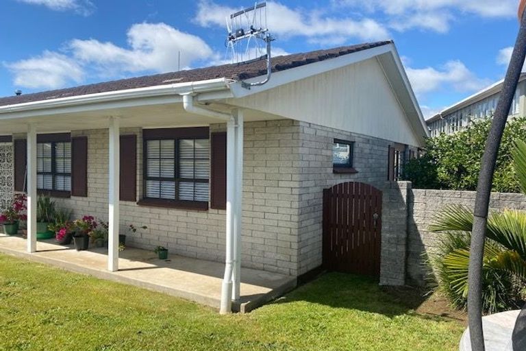 Photo of property in 1/2 Wolfe Street, Regent, Whangarei, 0112