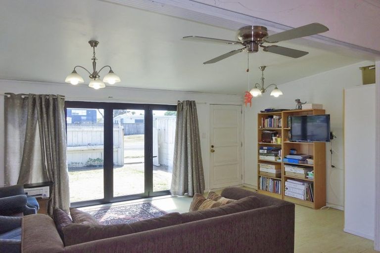 Photo of property in 4/2-4 Himatangi Street, Himatangi Beach, Foxton, 4891