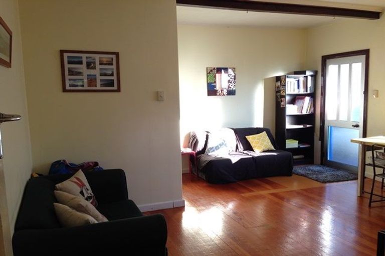 Photo of property in 18 Selwyn Road, Hospital Hill, Napier, 4110