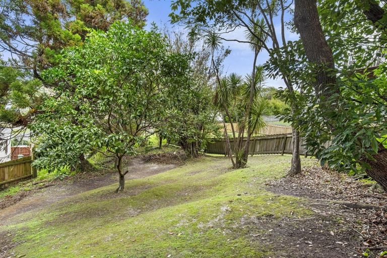 Photo of property in 71 Lyons Avenue, Murrays Bay, Auckland, 0630