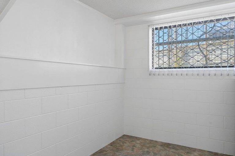 Photo of property in 2 Ngahere Street, Inglewood, 4330