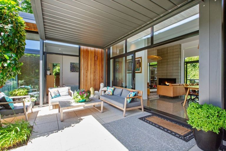 Photo of property in 14 Cheviot Road, Lowry Bay, Lower Hutt, 5013