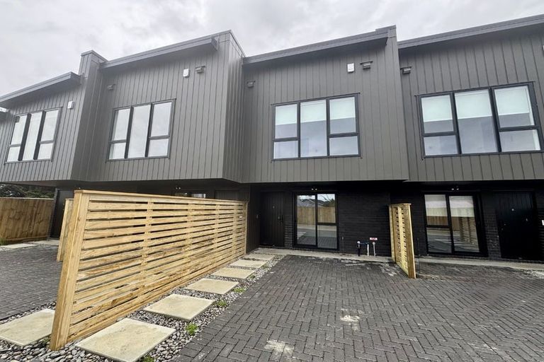 Photo of property in 7/399 Massey Road, Mangere East, Auckland, 2024