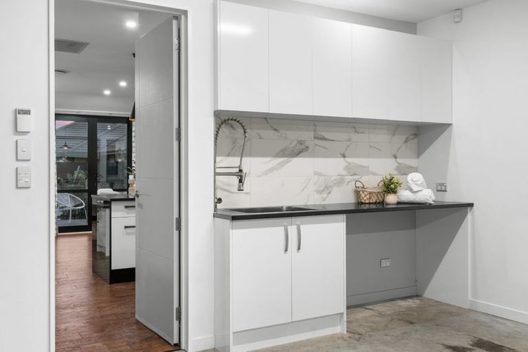 Photo of property in 4 Schofield Lane, Hornby, Christchurch, 8025