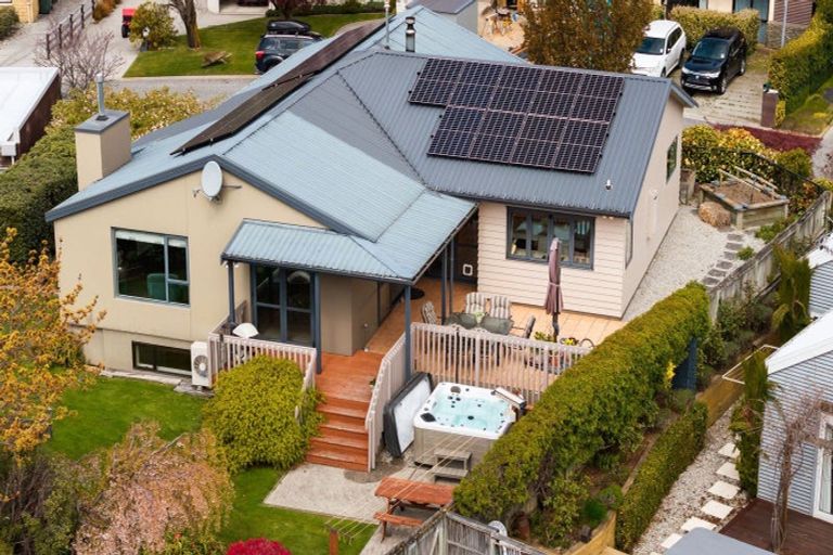 Photo of property in 19 Bracken Street, Arrowtown, 9302