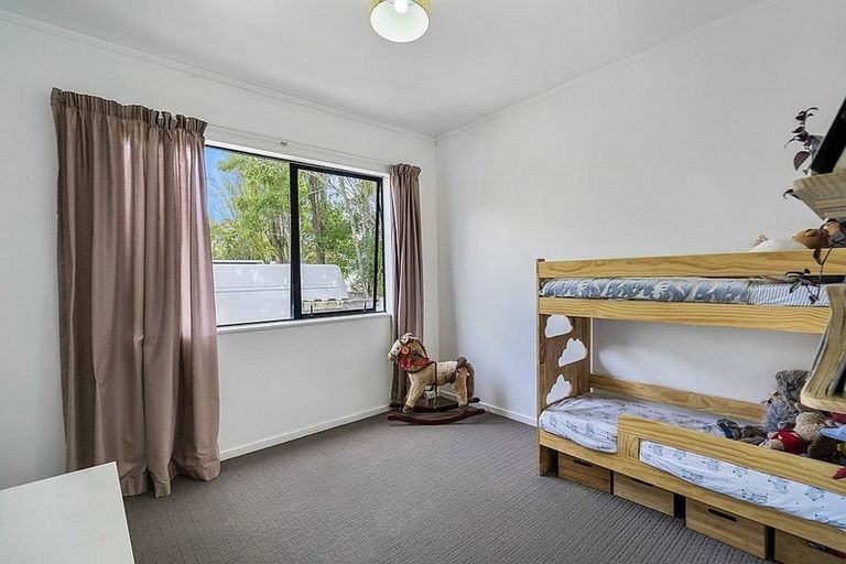Photo of property in 126 Moire Road, West Harbour, Auckland, 0618