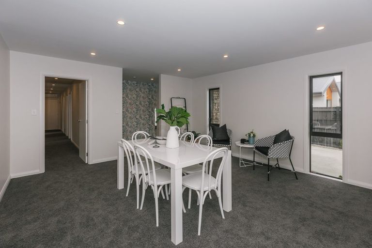 Photo of property in 32 Atlantic Drive, Fitzherbert, Palmerston North, 4410