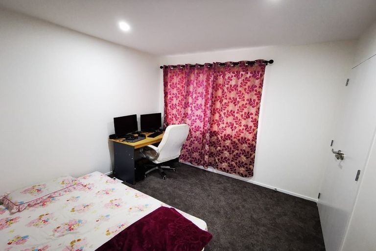 Photo of property in 5 Pinehurst Place, Wattle Downs, Auckland, 2103