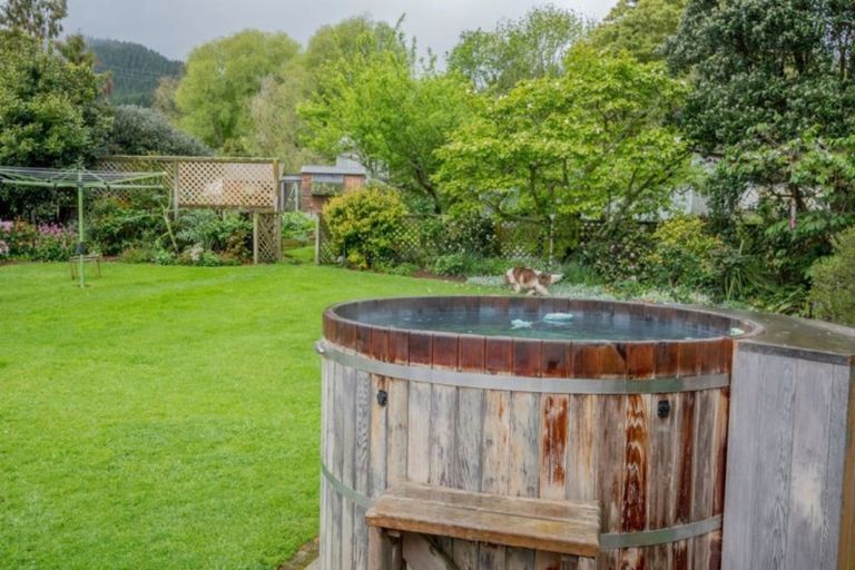 Photo of property in 71 Valley Road, Paraparaumu, 5032