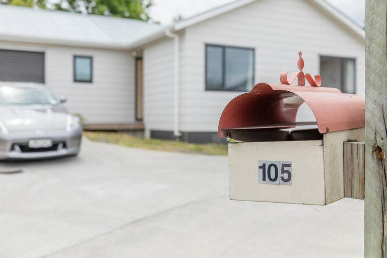 Photo of property in 105a Moire Road, West Harbour, Auckland, 0618