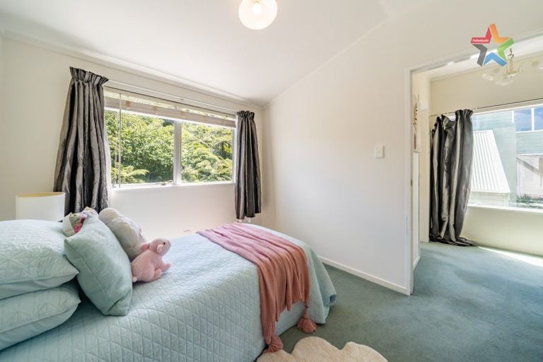 Photo of property in 12a Jacaranda Grove, Maungaraki, Lower Hutt, 5010
